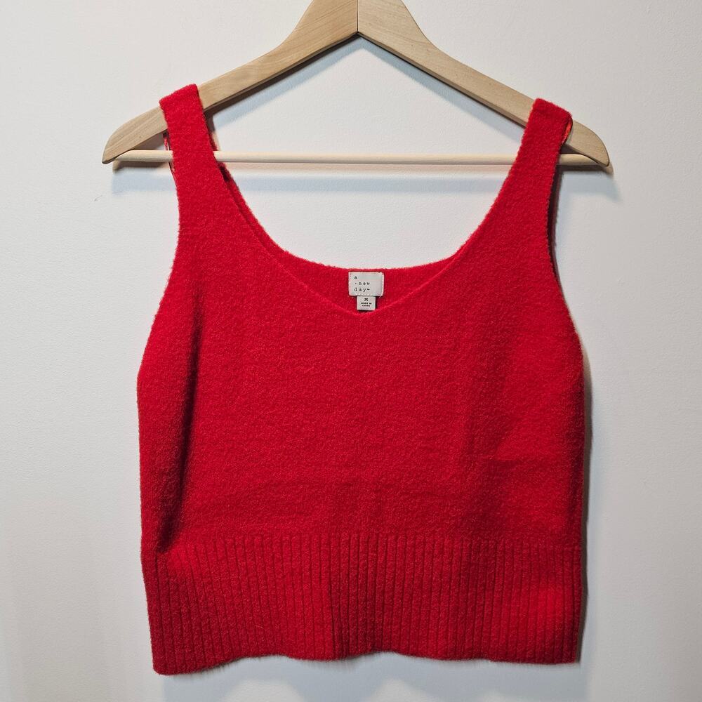 A New Day Red‎ Soft V-neck Sleeveless Sweater Tank Top Size Medium - Picture 2 of 9
